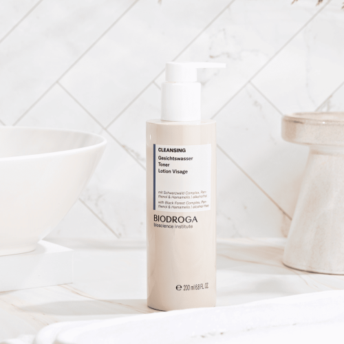 Biodroga Bioscience Institute Cleansing Toner - Image 2