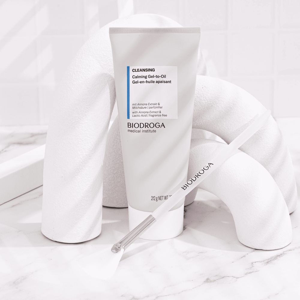 Biodroga Medical Institute Calming Gel-to-Oil - Image 2